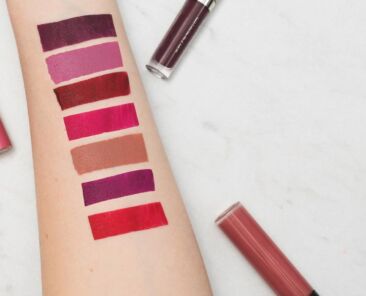 testing-lipstick-shades-on-arm_925x
